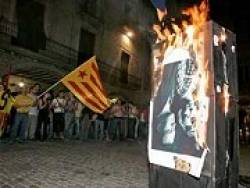Crema de fotos del rei a Girona