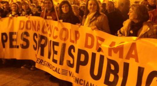 Manifestaci&oacute; a Val&egrave;ncia en contra de les retallades socials