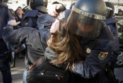 Violència policial contra els estudiants de València durant la protesta de la setmana passada