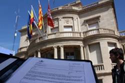 Lliuren 151 instàncies perquè treguin la bandera espanyola de l'Ajuntament de Palafrugell