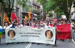 La pancarta portava per lema "Per la cohesió social, aturem el racisme"