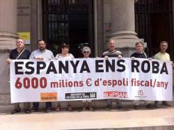 ERPV, MDT, PSAN i SI en roda de premsa davant la delegació d'hisenda a València, al carrer Guillem de Castro