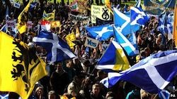 Primera manifestació per la Independència d'Escòcia