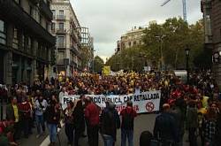 Milers de persones s'apleguen a Barcelona en una nova mobilització contra les retallades en ensenyament FOTO: USTEC