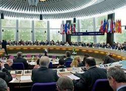 2005 El Consell d'Europa demana que millori l'ús del català a la justícia