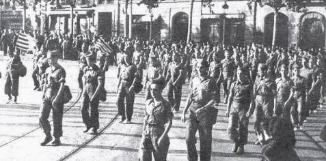 http://www.llibertat.cat/2013/12/1-juny-1937-soldats-batall-bruch-barcelona-abans-b.-ebre-71324.jpg