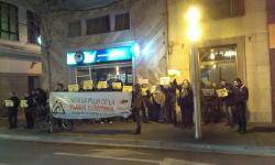 La CUP i IPS es van manifestar ahir a Girona contra les noves tarifes elèctriques 