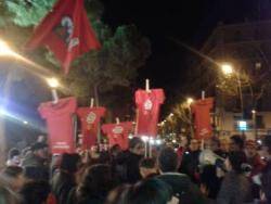 Centenars de treballadors de Catalunya Ràdio, TV3 i Bombers protesten davant dels Premis Gaudí