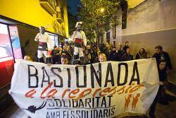 Manifestació a Gràcia en suport amb els Bastoners Solidaris