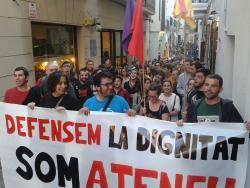 Sitges surt al carrer en suport a l?Ateneu Popular