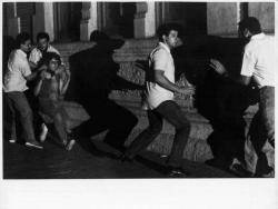 11/09/1987 Detenció de Jordi Ros, independentista banyolí, per part de 3 policies de paisà davant del Collegi Joan Bruguera a l'Avinguda Jaume I de Girona.