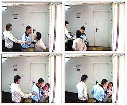 Una càmera oculta mostra abusos de policies de paisà a un internat del CIE de Madrid
