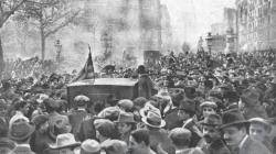 Rebuda als parlamentaris catalans a l'estació del Passeig de Gràcia el 14-12-1918