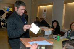 L'actor Sergi López votant a la consulta del 9N  FOTO: LaVanguardia