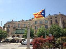 Enxampen tres militars espanyols robant l'estelada de la Rambla de Figueres