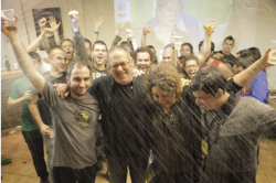 Celebració de l'èxit electoral a la CUP de Sant Cugat