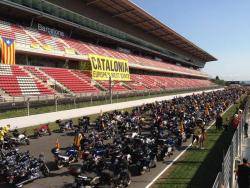 La Motorada per la Independència reuneix 4.500 motos al Circuit de Barcelona-Catalunya