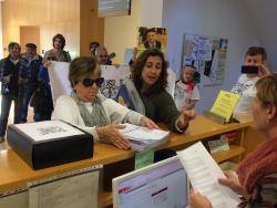 El Grup en Defensa de la Sanitat Pública de Tarragona lliura 5566 signatures de rebuig al "consorci sanitari encobert"