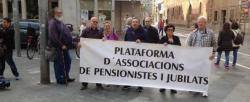 Pensionistes i jubilats davant de la conselleria exigeixein l'eliminació del copagament sanitari