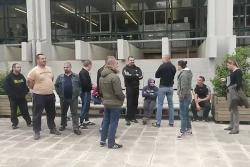 Grup de neonazis al campus de la UAB (Imatge: twitter Clara Jorquera)