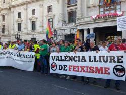 Milers de persones es manifesten a València en contra del feixisme