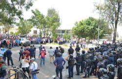 Repressió a Oaxaca contra les mestres que defensen el dret a l'educació