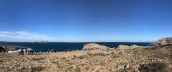 Cadena humana a la Torre de Fornells de Menorca en defensa de la Reserva Marina