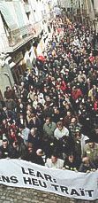 2002 Manifestació a Cervera contra el tancament de Lear