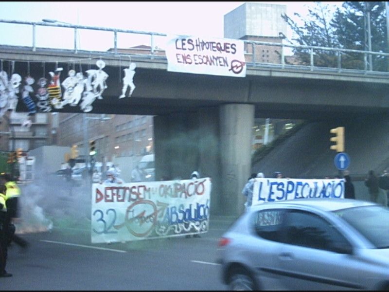 Acci&oacute; de solidaritat a Terrassa pel Cork