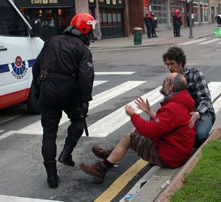 Càrrega amb brutalitat a Bilbao
