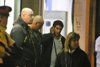 Un grup de "matons" desallotja l'Ateneu Insurrecte a Sabadell davant la passivitat policial
