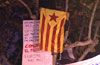 Una vintena de persones han passat la nit encadenats a Montjuïc per evitar l'acte feixista del 12-0