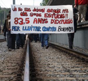 Estudiants bloquegen els ferrocarrils (FGC) a la UAB davant de la proposta de sanci&oacute; del rectorat