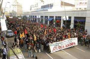 Manifestació omplint el carrer Pelai abans de les càrregues policials. Barcelona