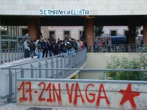 Piquet informatiu al Campus Raval de la UB