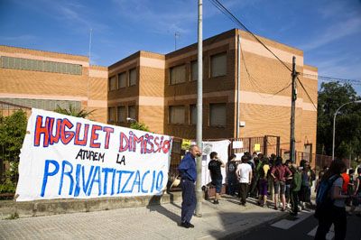 Els estudiants de Gramenet duen a terme la tancada malgrat l'intent de desallotjament