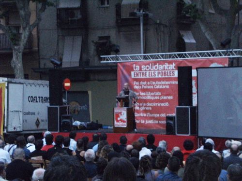 II-SP aplega un miler d'independentistes al barri de Gr&agrave;cia en el tancament de campanya