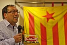 Acte 5&egrave; aniversari Llibertat.cat: Toni Cucarella, recollint el premi