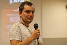 Acte 5&egrave; aniversari Llibertat.cat, Pau Marin&eacute; recollint el premi