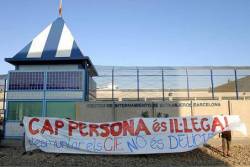 Cap persona és il·legal