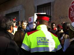 La mobilizació solidària atura un desnonament a Mataró