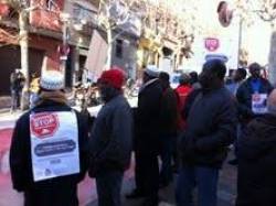 La mobilizació solidària atura un desnonament a Mataró