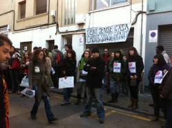 La mobilizació solidària atura un desnonament a Mataról