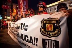 Manifestació dels Cossos Especials de Seguretat a la Plaça Sant Jaume de Barcelona