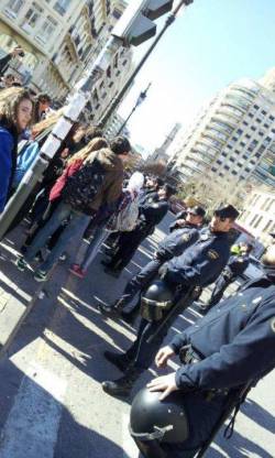 La Policia Nacional va sufocar la protesta estudiantil amb càrregues