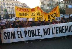 El lema de la manifestació era molt clar: "Som el poble, no l'enemic"