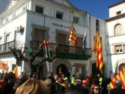 Més de 400 persones diuen no a la imposició de símbols a Sant Pol de Mar