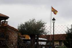 Bandera franquista hissada a casa del regidor del PP