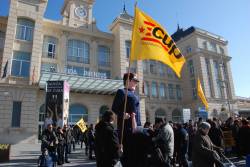 Centenars de persones s'han manifestat aquest dissabte a Lleida