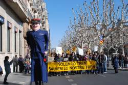Centenars de persones s'han manifestat aquest dissabte a Lleida